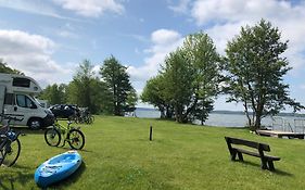 Wald- und Seeblick Camp Zislow